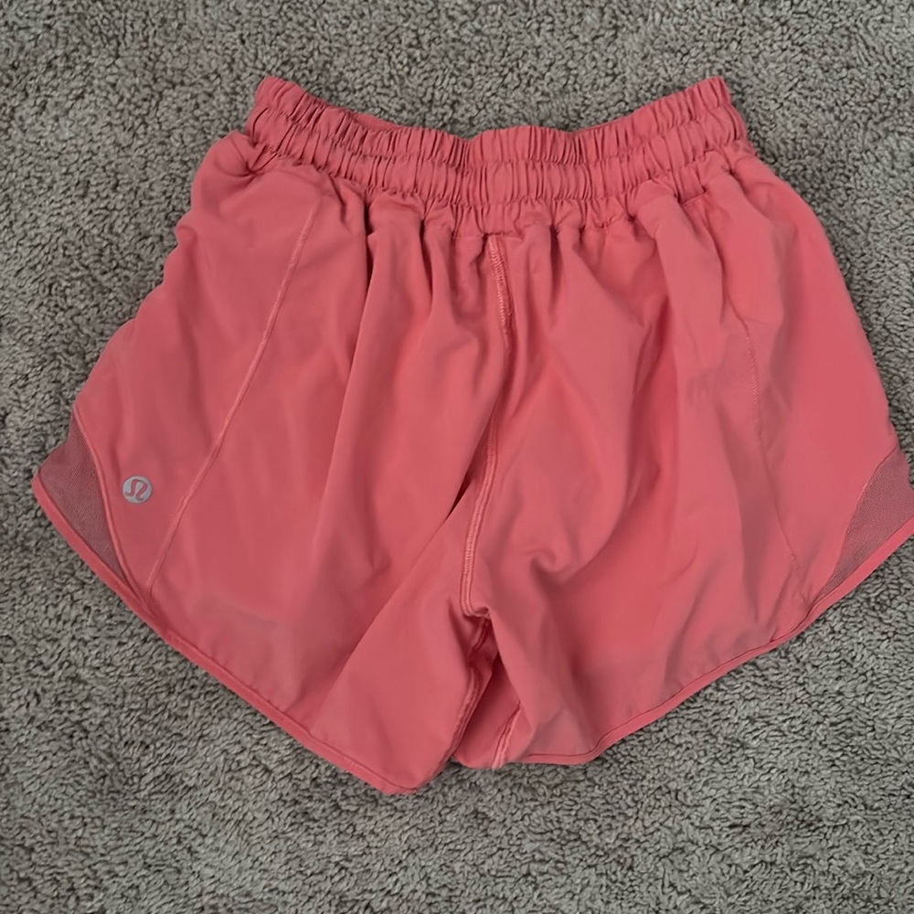 Lululemon: Lululemon Hotty Hots / Size 2 (2.5”) / Color: Flamingo🦩